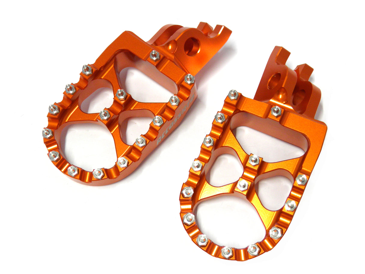 Pedane Maggiorate, realizzate in ergal, per moto da cross, enduro e fuori strada