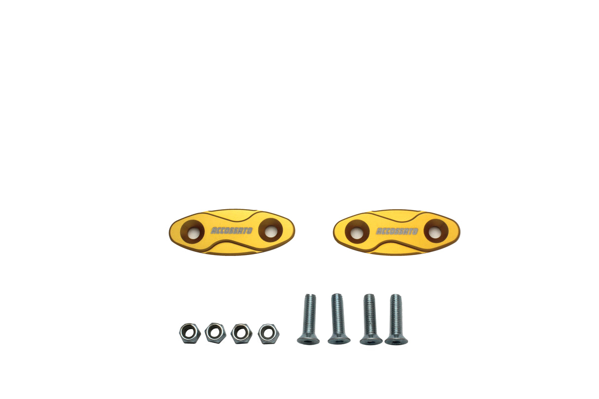 Tappi specchietti Accossato, ricavati in alluminio CNC e anodizzati in vari colori.. La confezione contiene 02 articoli