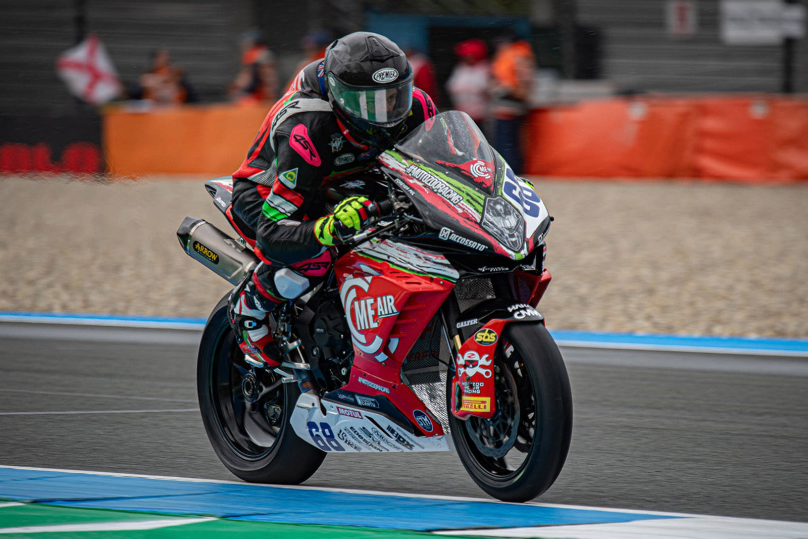 Accessori indispensabili per chi va in pista con una 600 Supersport